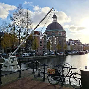 https://canal-view-suite.amsterdamhotelsnl.com